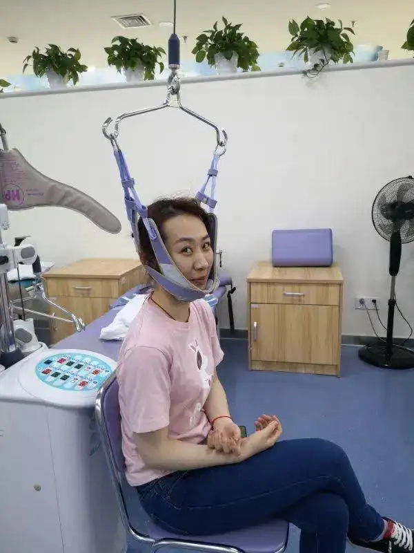 颈椎牵引时为什么不能做这些动作你了解了么