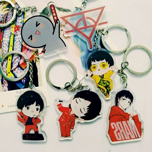 华晨宇黑煤球钥匙扣周边应援q火星人卡通双面亚克力logo挂件包链