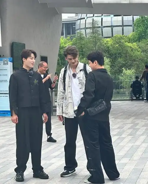 网友偶遇男神郭品超,《斗鱼》播出超20年,男神依旧超帅