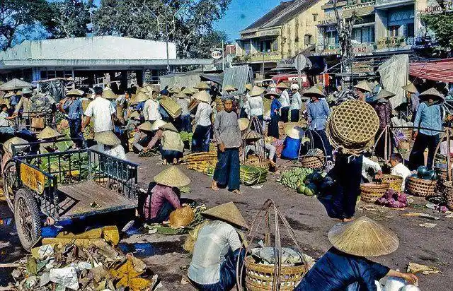 越南废除使用1800年的汉字全民学习罗马拼音如今社会割裂严重