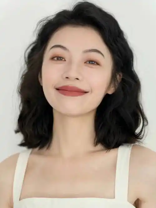 方形脸如何选择适合自己的发型