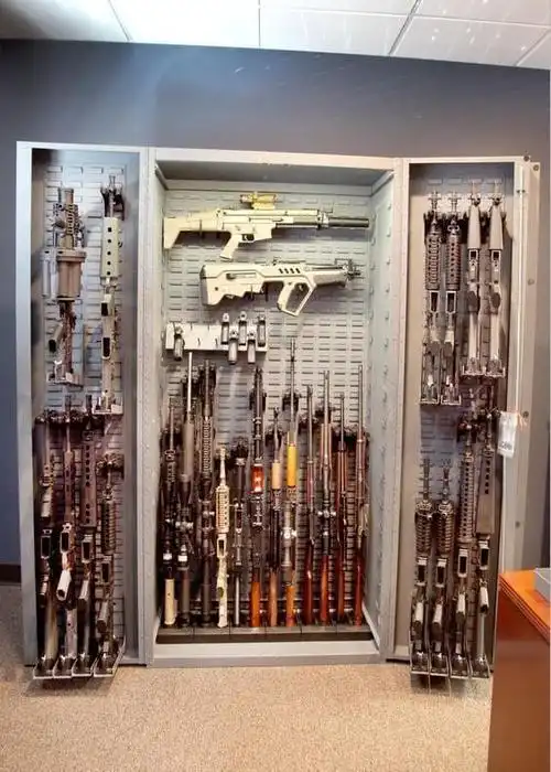 退役海豹成员的私人军火收藏仓库真是大开眼界