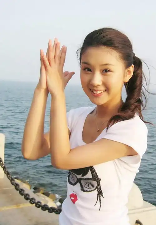 lemmaid="305391">中央戏剧学院 /a>表演系本科2009级,中国内地女演