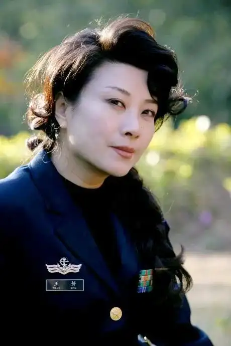 王静温婉大方优雅迷人高清写真