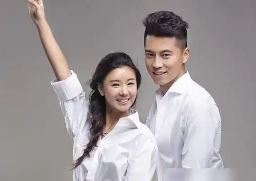 李小萌:16岁出道一夜成名,结婚生子,老公是大家熟悉的他|王雷|演员