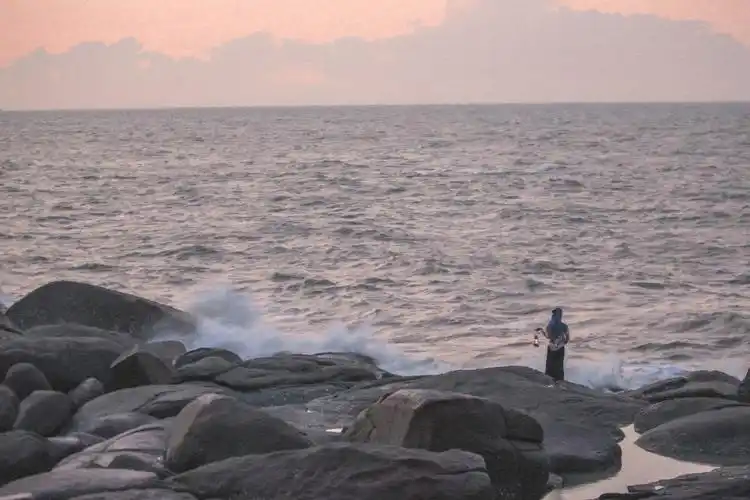 惠安女—渔家姑娘在海边—剑舞.麦田摄影作品欣赏