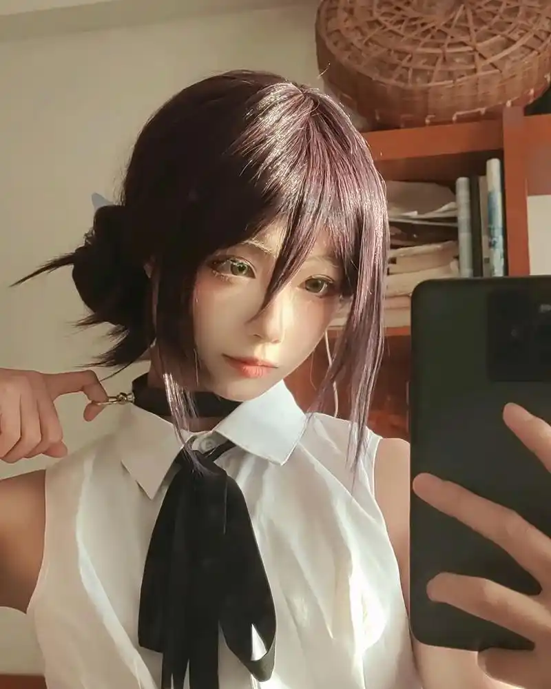 电锯人蕾塞cos.给我一束花,然后带我走吧… #电锯人cos - 抖音