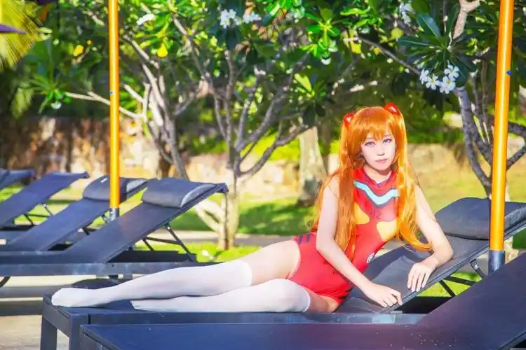 明日香cosplay,夏天就应该是玩水