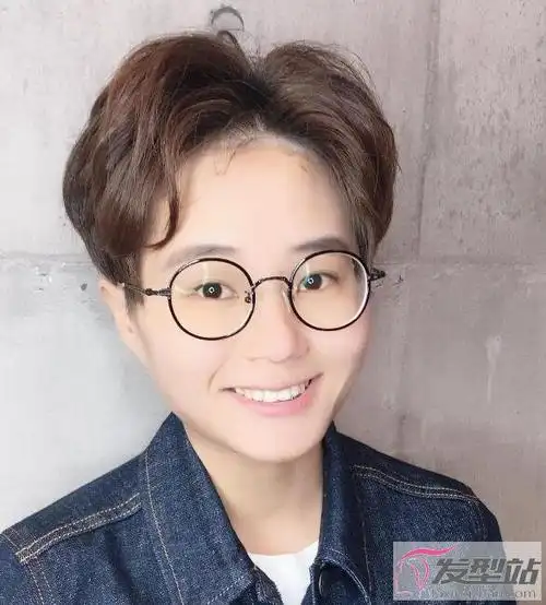 中性帅气女生超短发型两边剃掉不仅修颜还很潮4