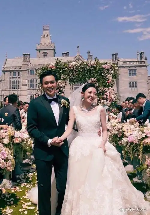 张若昀:爹三婚两离童年"坎坷",33岁与唐艺昕结婚幸福美满!