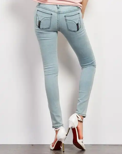 简约通勤后袋拉链小脚牛仔裤