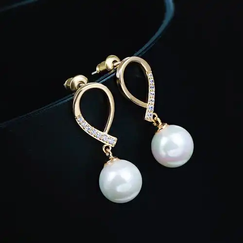 时尚新款珍珠耳钉 s925银针 微镶轻奢短款耳环 学生上班族耳饰品