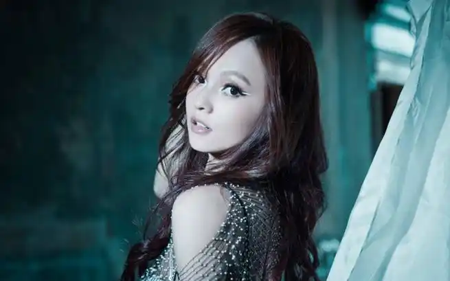 姜柔伊与张镐哲不伦恋 与女儿张韶涵开撕并造谣毁其前途