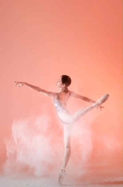 真人少女图舞蹈形体艺术图