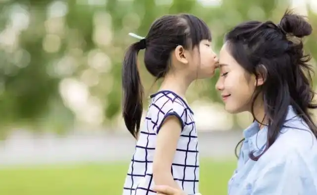 孩子对大人的爱,远比你想象的更多,妈妈听了都会很感动
