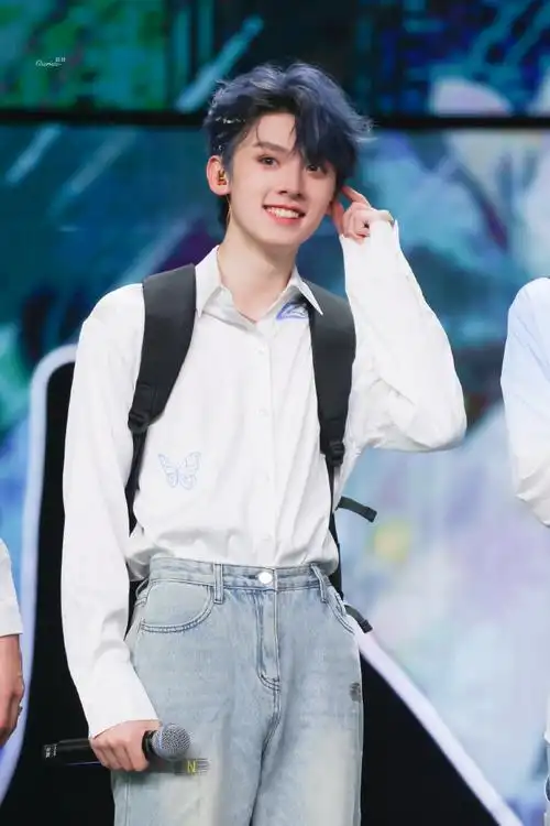 tf三代全员校园风造型##左航 美颜创世神##左航70亿少你不行##tf家族