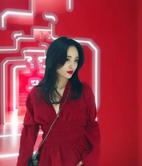 抖音柚子cici酱图片网红美妆美女柚子cici酱性感写真生活照