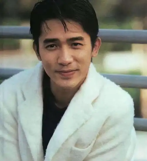 梁朝伟的眼睛,为何被称作"秘密武器"?看完你就明白了