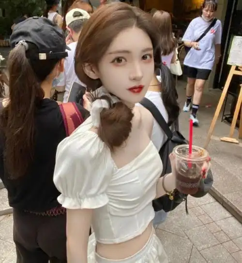 最美女装大佬一衣一裳皆性感一颦一笑皆风景