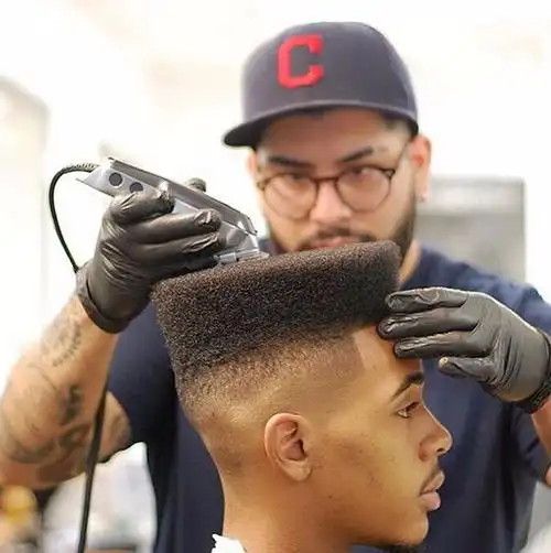 当黑人遇上平头