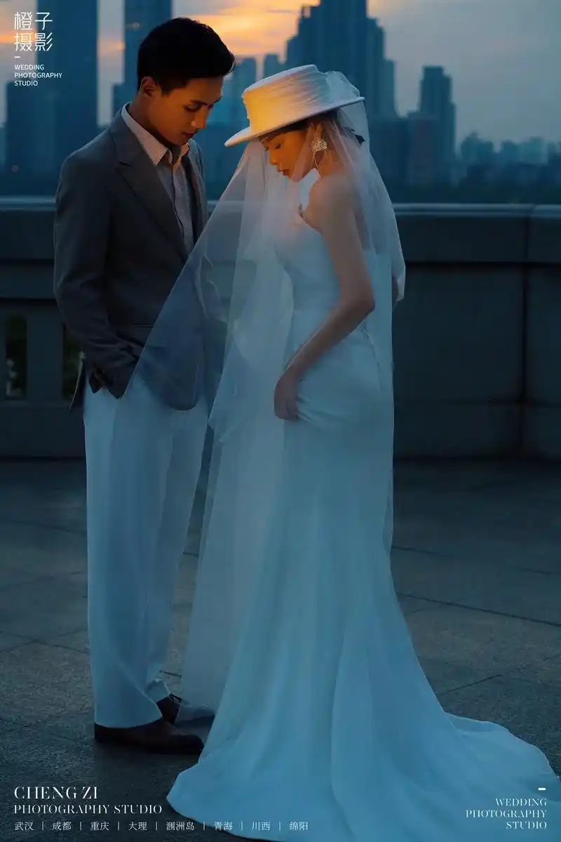 橙子摄影 武汉客照丨爱与影像系列 #婚纱照风格推荐 #客片 - 抖音