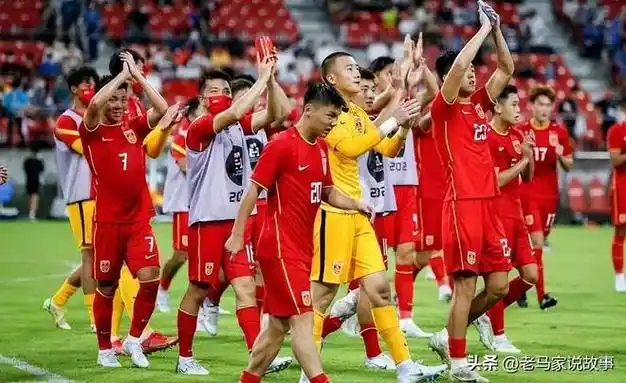 大牌前锋主动示好国足?驰援国家队时间敲定,已跟队友亲密互动|鲁能|中