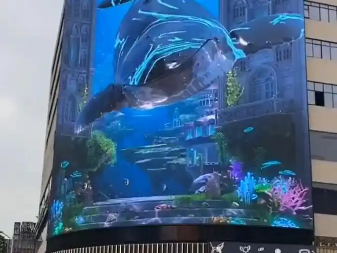 商业广场的户外裸眼3dled显示屏画面太震撼了!