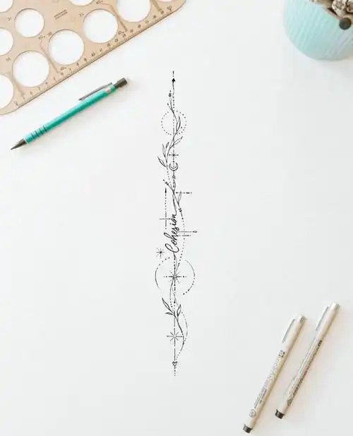 适合纹在脊椎骨的纹身图案