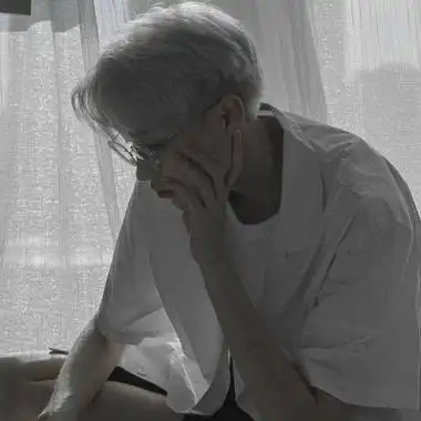 高清白色系的头像男生冷淡风高冷图片