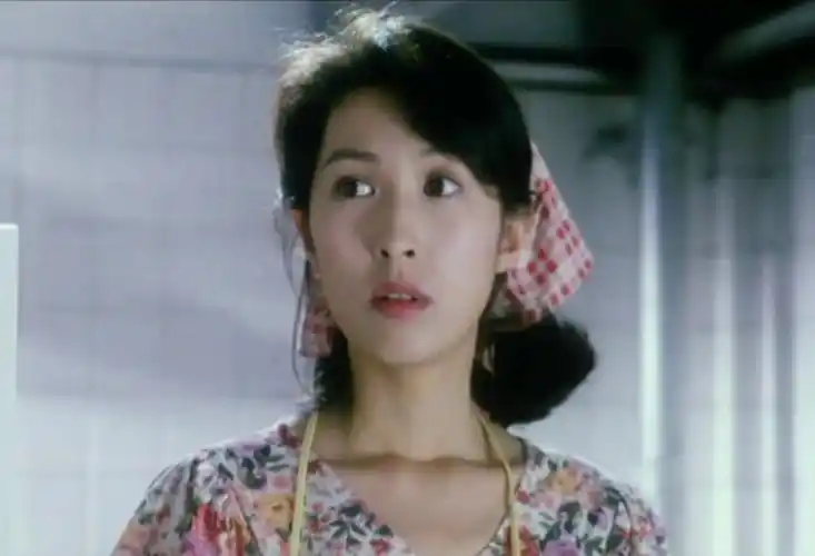 一代女神郭蔼明在《男儿当入樽》电影中好美好迷人