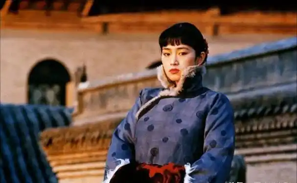 《秋菊打官司》这部电影,就是讲了一个叫秋菊的女人,她为了维护自己的