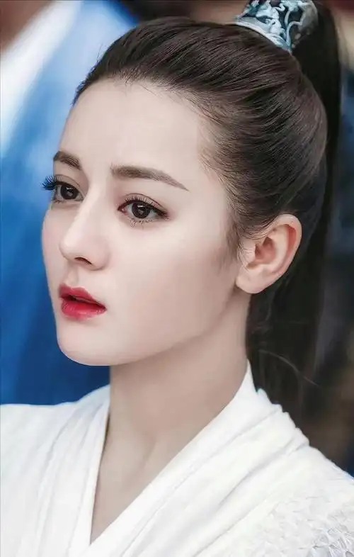 公认的好看脸有这六种特征,迪丽热巴占了五种,你占了几种呢?