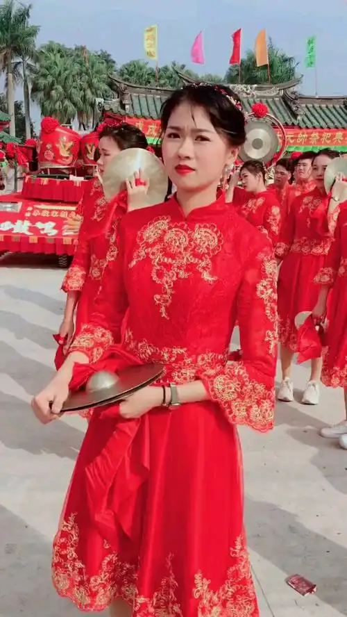 优秀如我#潮汕美女,全网爆红!都在找她