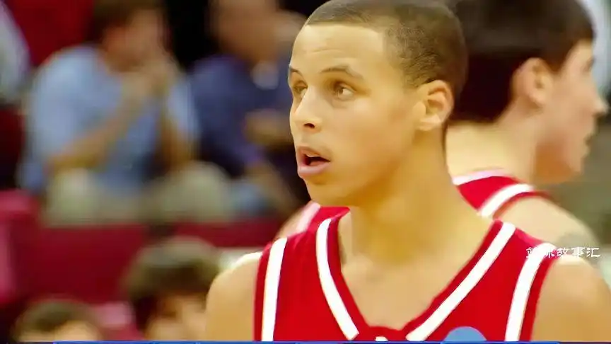 大学时期的库里就已经显露出巨星的潜质了-体育视频-搜狐视频
