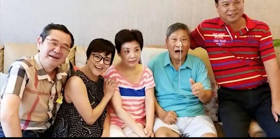 对于万沙浪来说他的人生是不幸的,同时又是幸运的,他的前半生风光无限