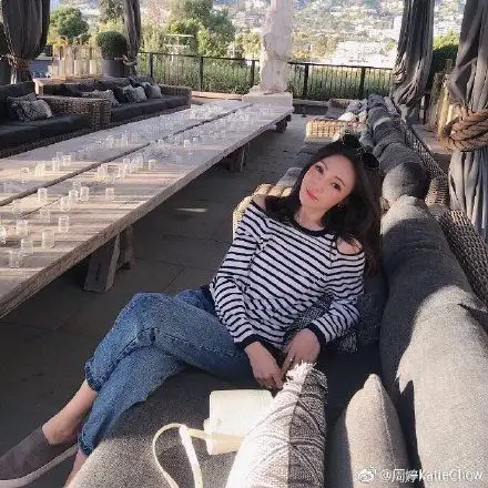 【周婷】 ttc新款经典条纹漏肩圆领百搭短款长袖针织上衣