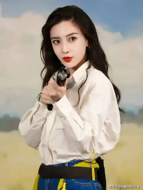 angelababy登上外刊,眼窝凹陷,瘦得脱相,网友:她到底经历了啥_形象