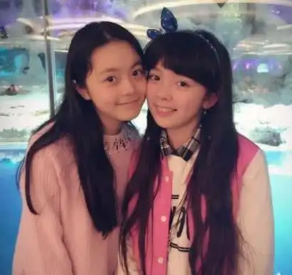 《巴啦啦小魔仙》的美雪你还记得吗,她的扮演者刘黛希是一个长相普通