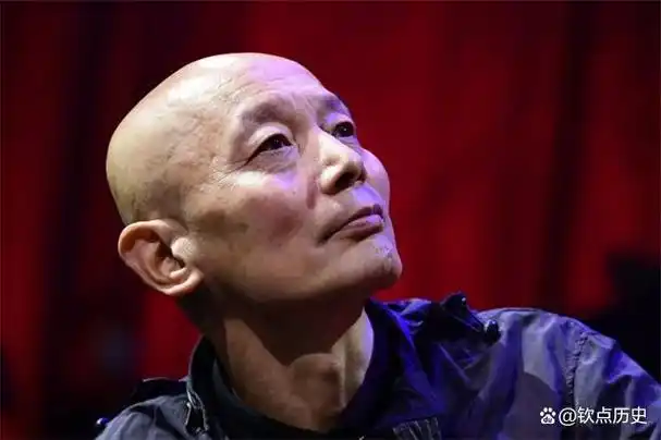 妹妹远在美国,父母也已离世,如今67岁无儿无女的葛优