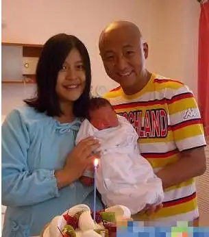 周晓鸥现在老婆唐平个人资料和照片 两人离婚了吗