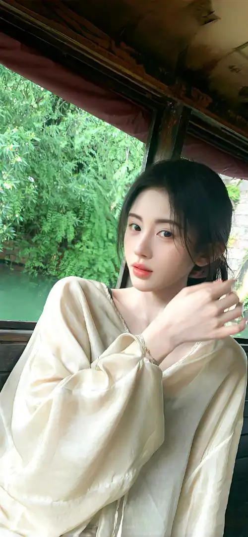 鞠婧祎烟雨江南