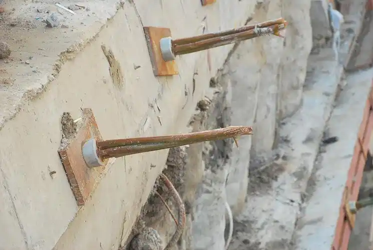 预应力锚杆和加劲桩技术