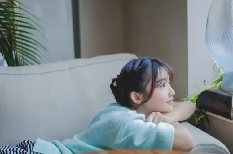 清纯少女慵懒气质午后休闲时光唯美写真