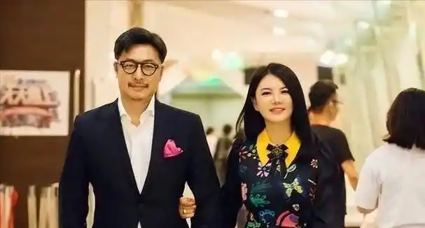 和李湘离婚一年多后,王岳伦开始彻底放飞自我_事业_官宣_投资