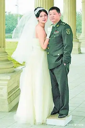 他被张国立捧红,却"归隐"山中养鸡,今被传言身价上亿