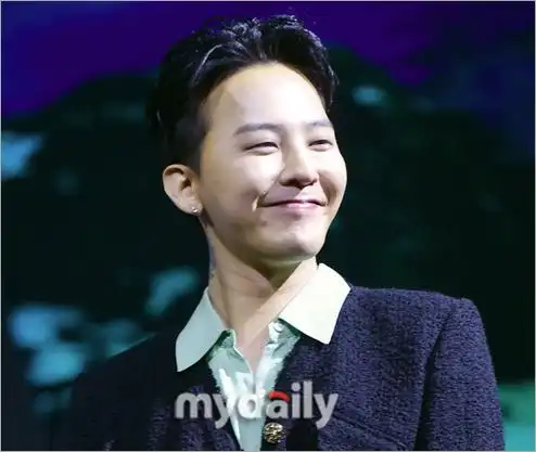 将3个月内回归#权志龙今日份活动路透状态太好了叭各种小表情好可爱!