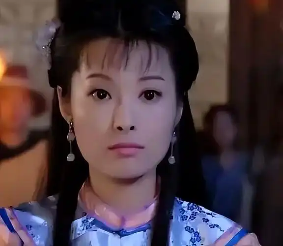 电视剧《铁齿铜牙纪晓岚》中的女主角杜小月是袁立的代表作之一,但