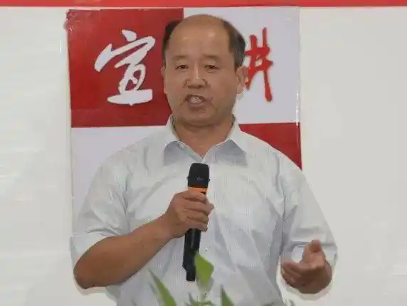 市委讲师团副团长,教授杨士武,办公室主任,副教授郑方云等理论宣讲员
