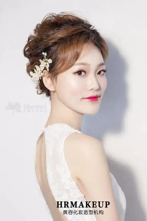9月最新婚礼发型优雅大气新娘造型