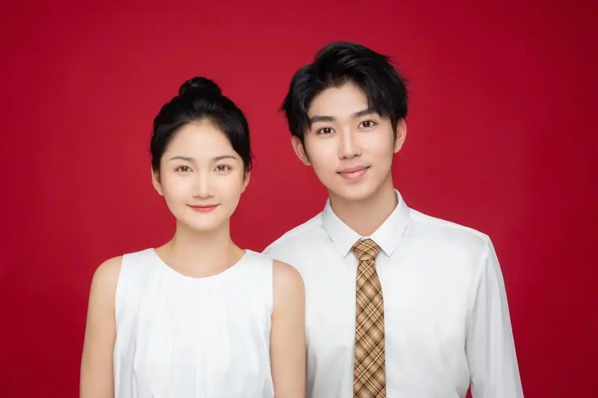 结婚证上面用的照片虽然小小一点,但承载着 - 抖音